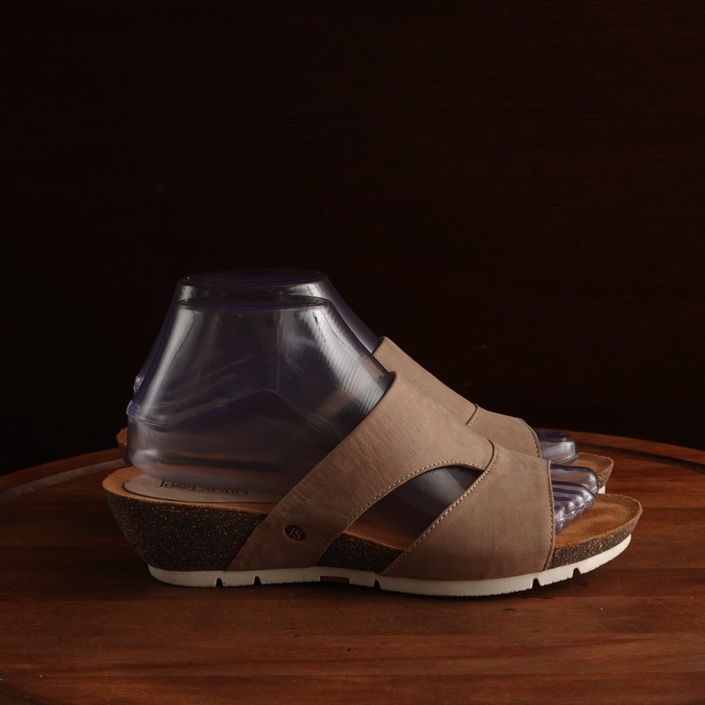 Josef Seibel Sandals Womens SZ EU 38 US 7-7.5 Beige Slide Resort Coastal Shoes